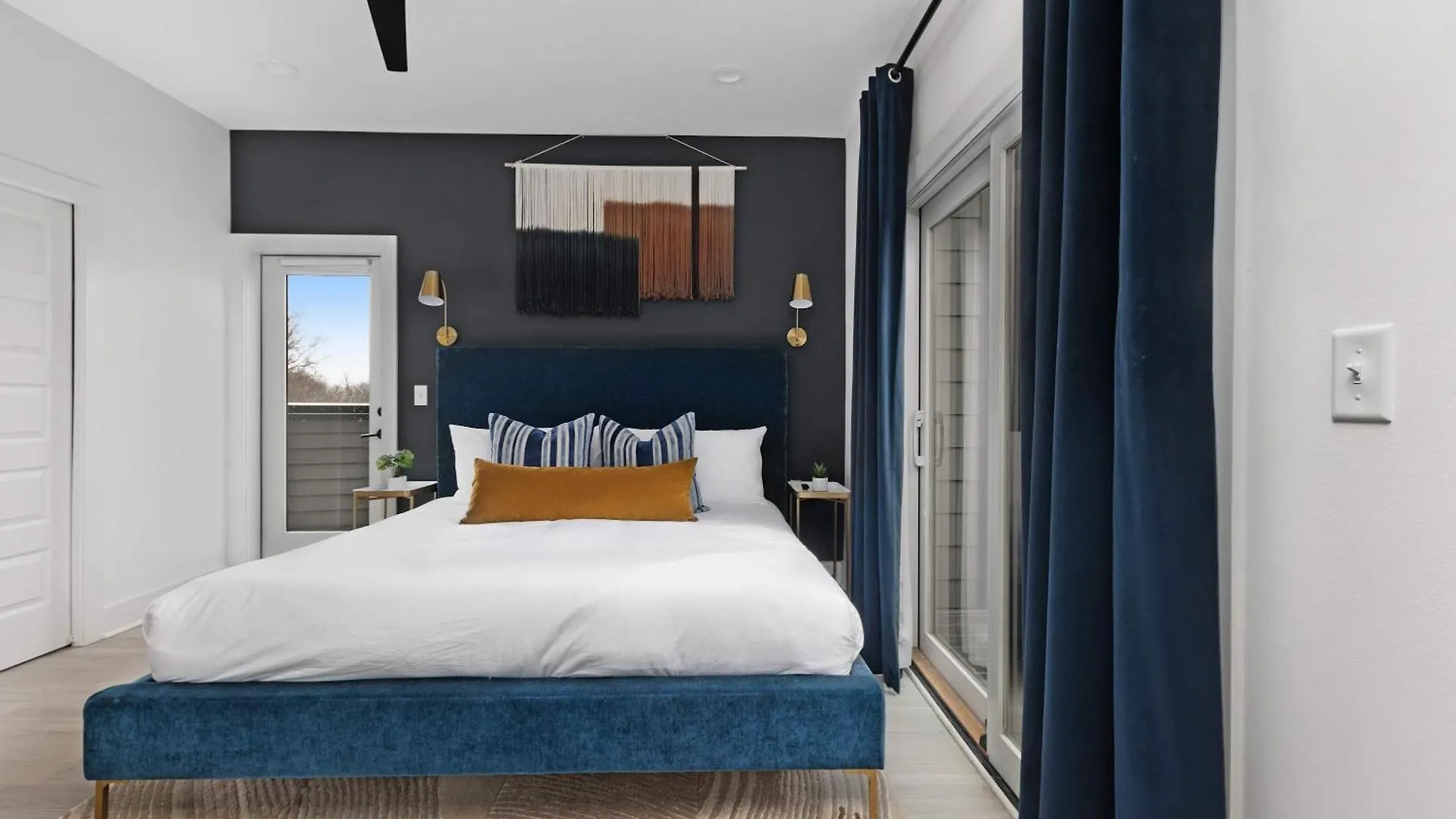 Ferienhaus The Iris - Walk To Dining And Nightlife Plus Rooftop! USA
