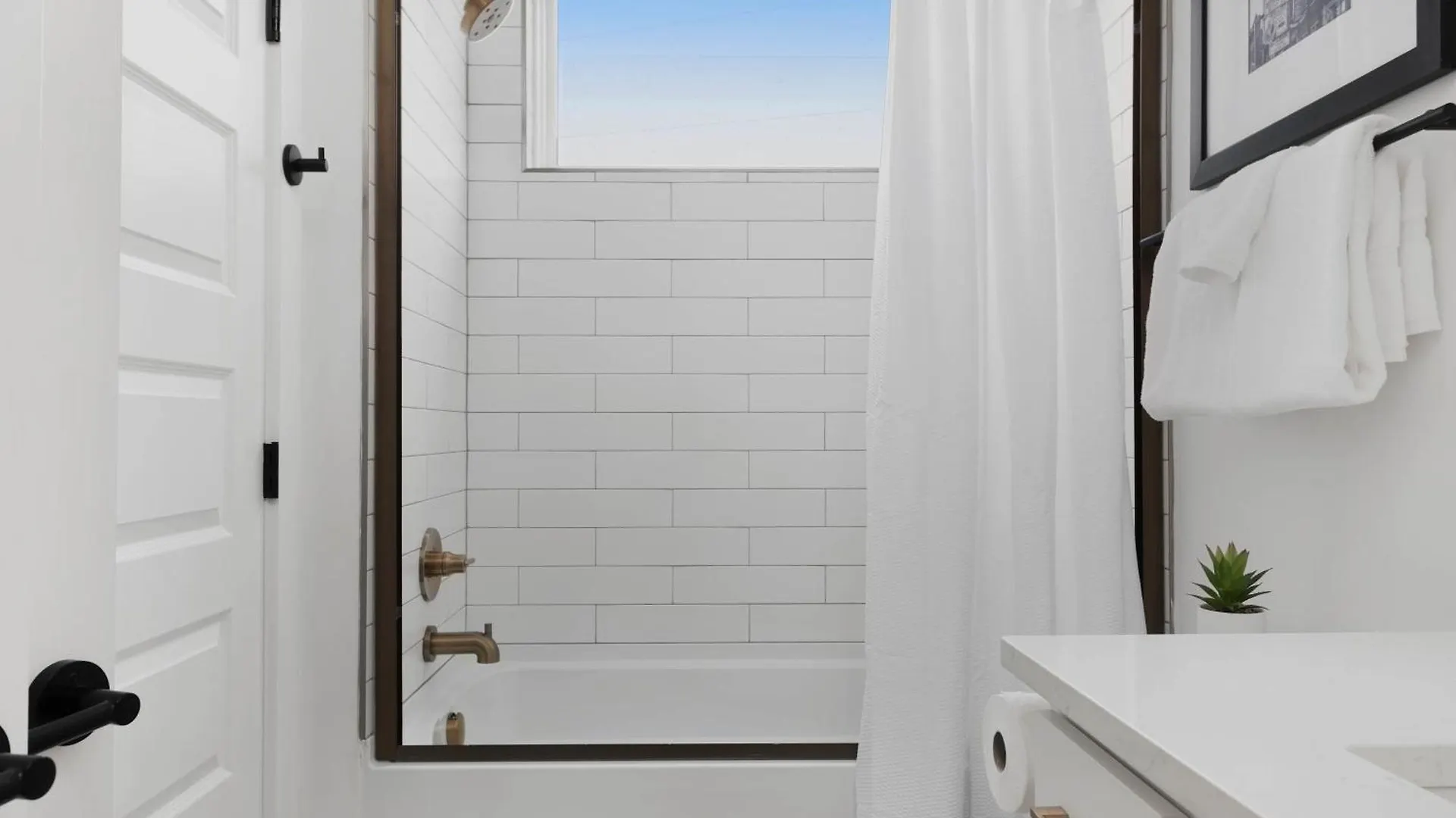 The Iris - Walk To Dining And Nightlife Plus Rooftop! 0*, Nashville