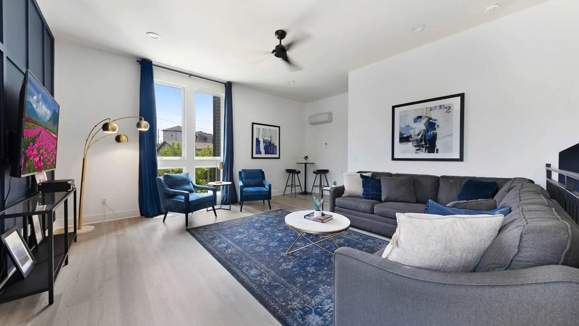 Ferienhaus The Iris - Walk To Dining And Nightlife Plus Rooftop!