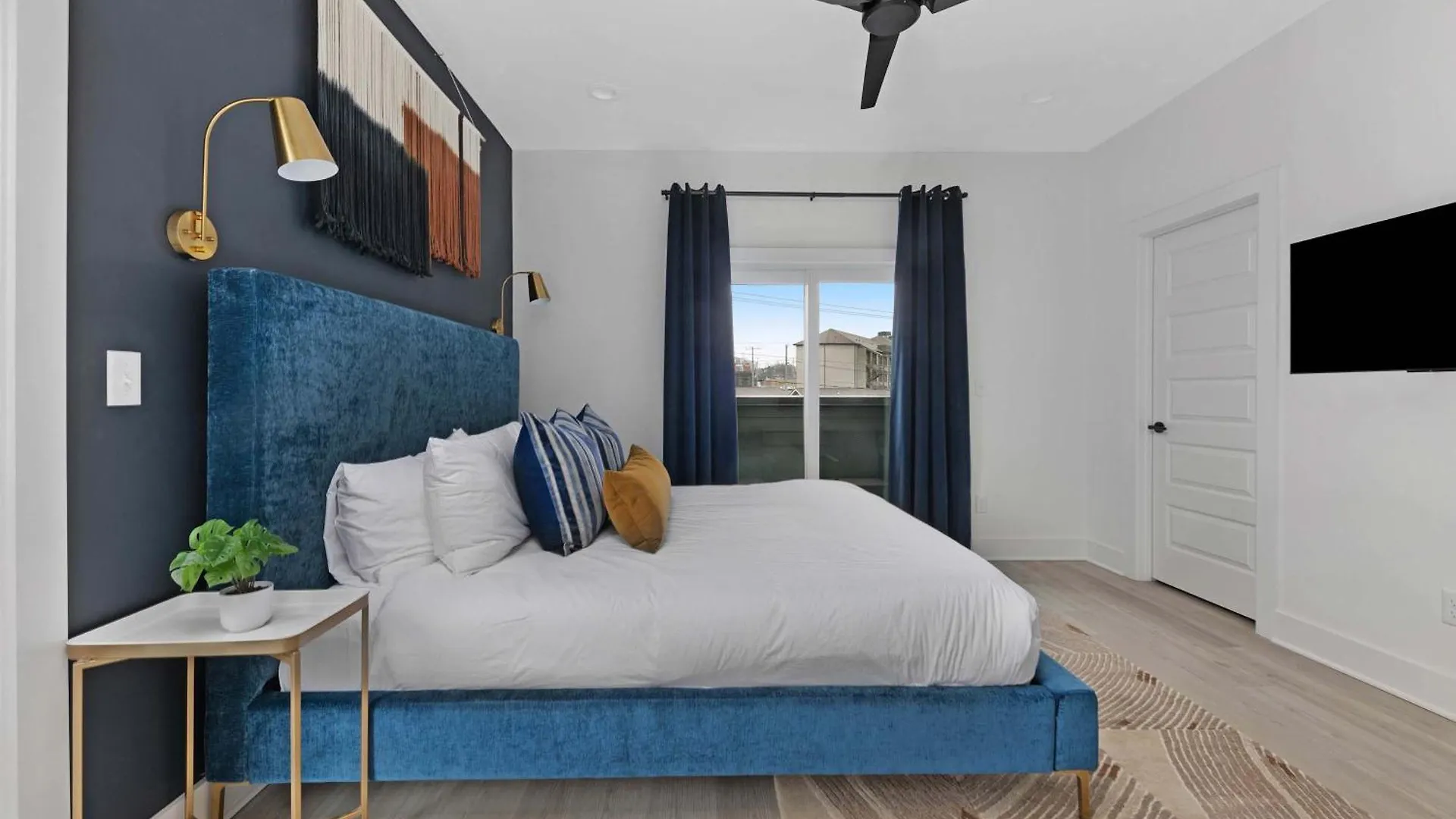 Holiday home The Iris - Walk To Dining And Nightlife Plus Rooftop!