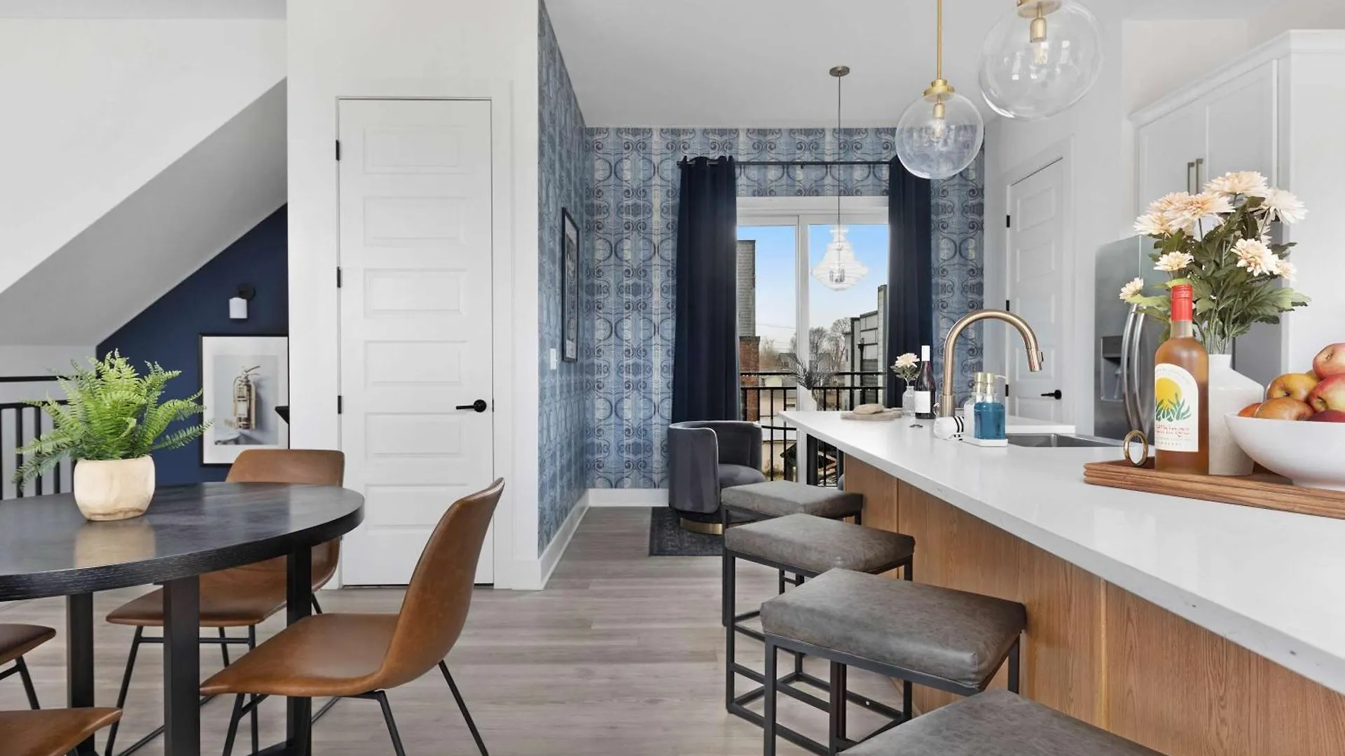 The Iris - Walk To Dining And Nightlife Plus Rooftop!