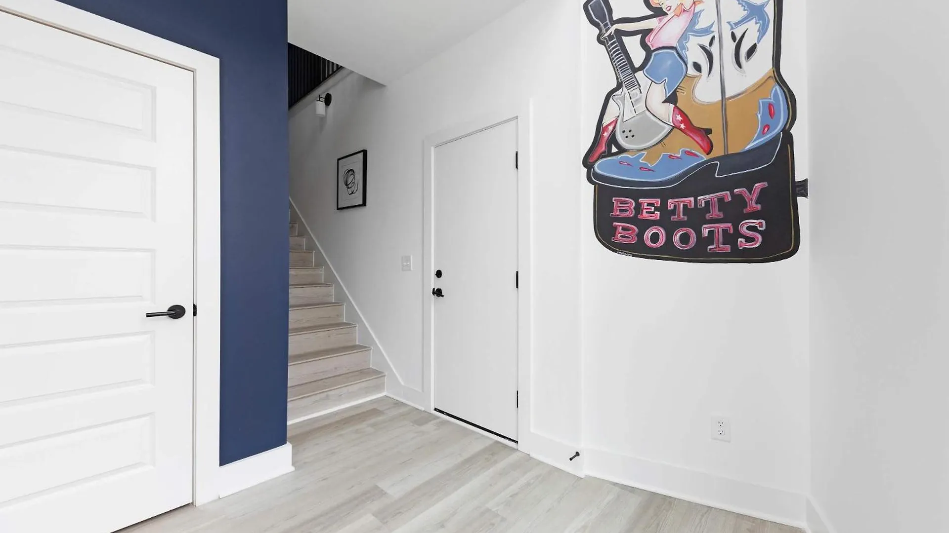 The Iris - Walk To Dining And Nightlife Plus Rooftop! Holiday home